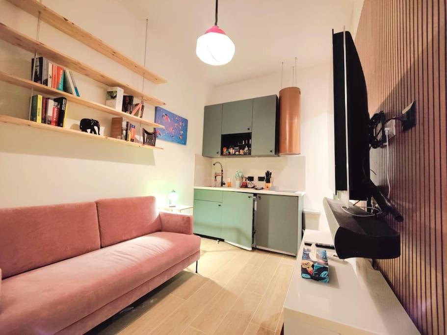 Apartment Casa Mamo: Design & Vintage Above Subway Milan